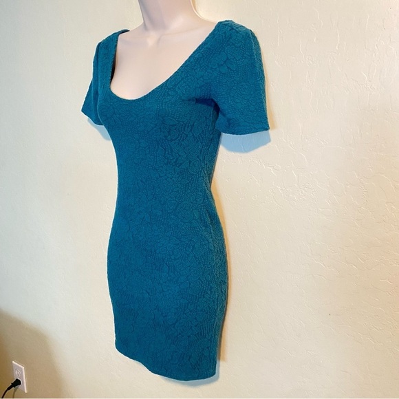 Forever 21 Teal Blue Rose Pattern Embroidered Lace Bodycon Mini Dress Nwt Size S - Picture 5 of 13